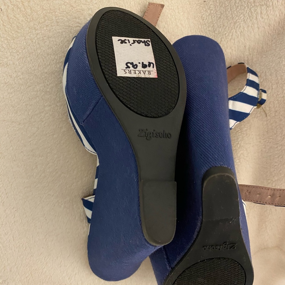 Shoes - Picture 6 of 8